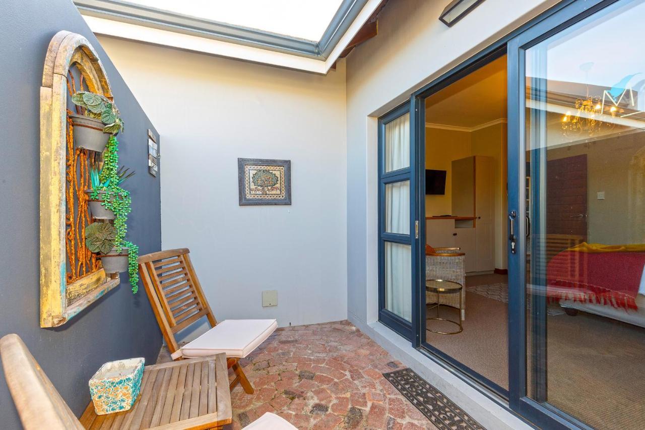 Le Mahi Guest House Langebaan Extérieur photo