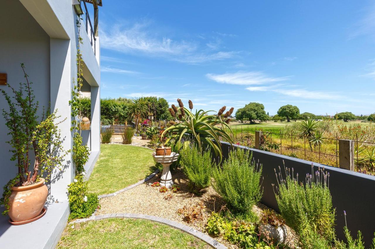 Le Mahi Guest House Langebaan Extérieur photo
