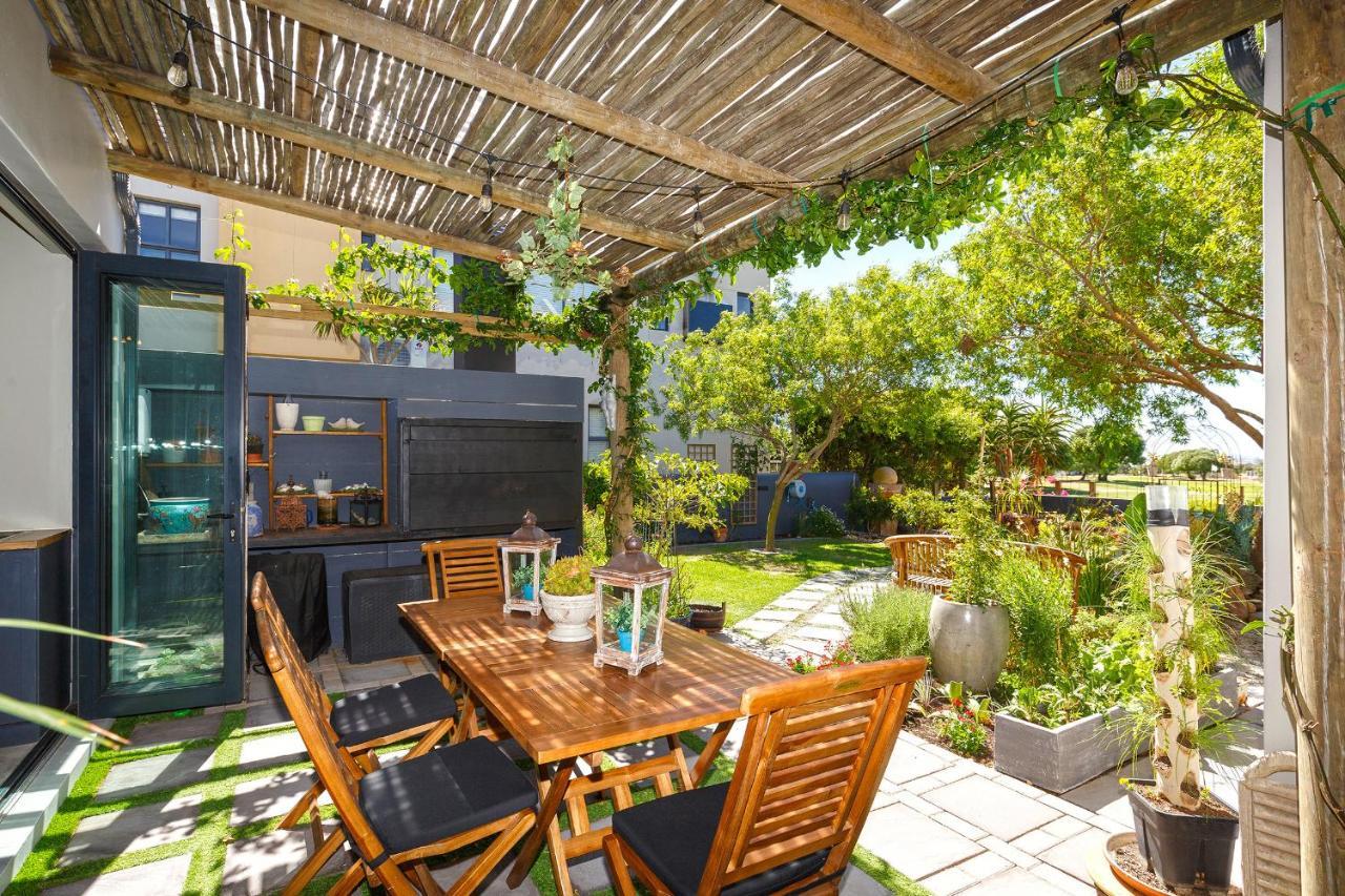 Le Mahi Guest House Langebaan Extérieur photo