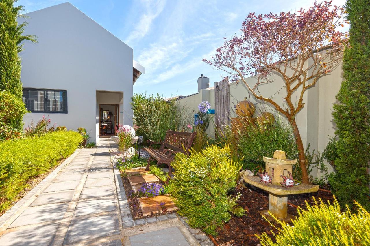 Le Mahi Guest House Langebaan Extérieur photo