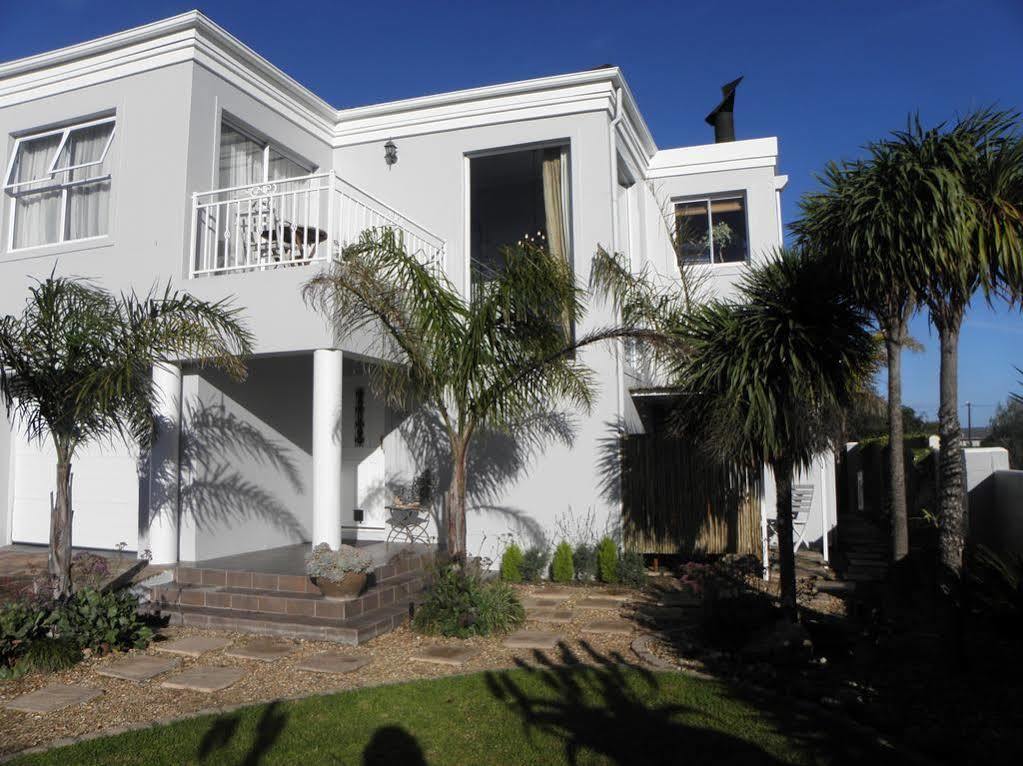 Le Mahi Guest House Langebaan Extérieur photo